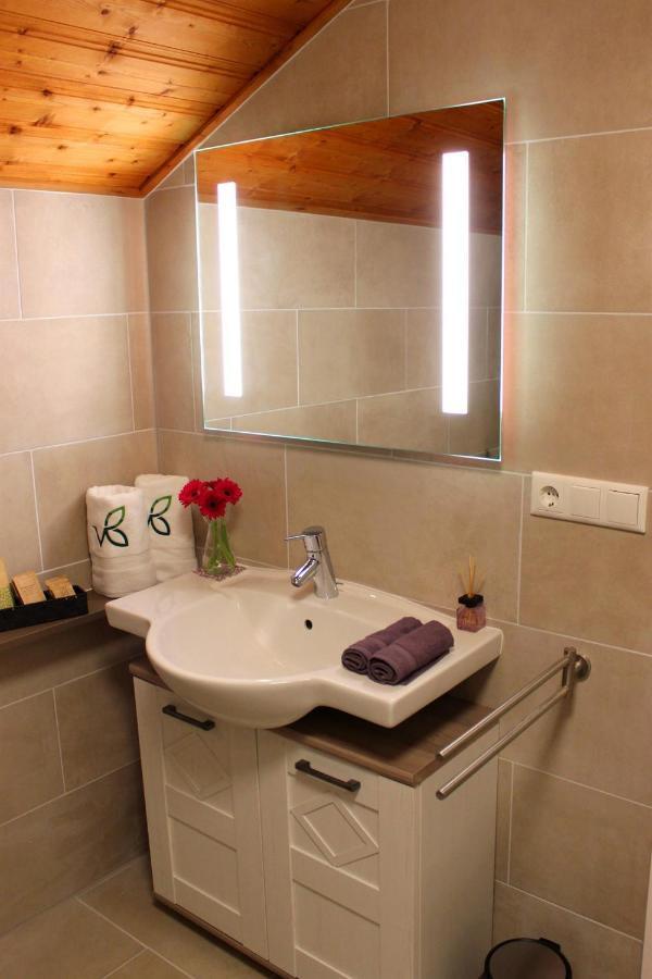 Villa Bischofsberg - Laerchen-Wellness Apartment Виндишгарстен Экстерьер фото